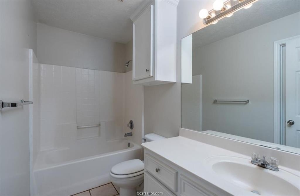 2402 Jaguar Court - Photo 12