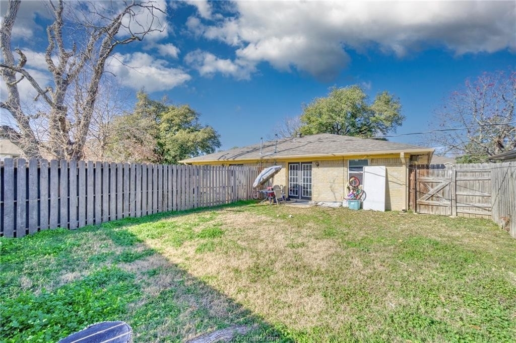 702 Llano Place - Photo 9