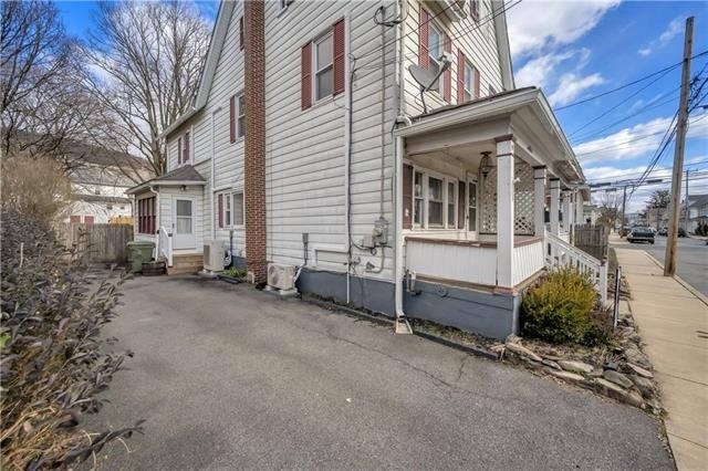 609 Pen Argyl Street - Photo 1