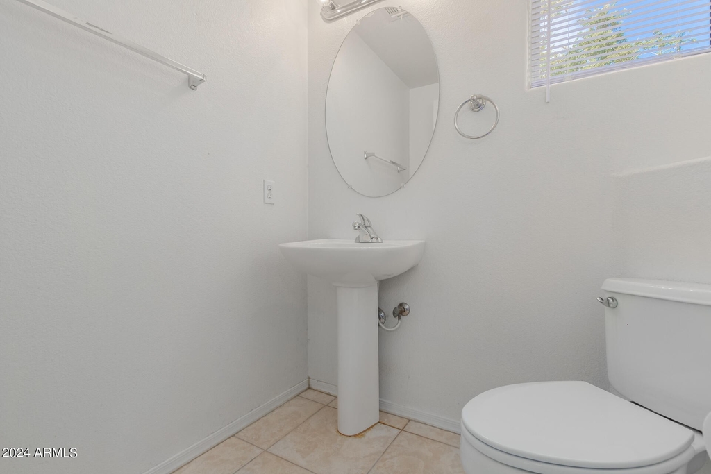 2245 S Bernard -- - Photo 8