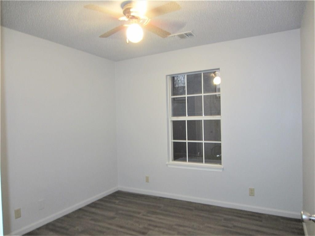 501 Mounts Avenue - Photo 12