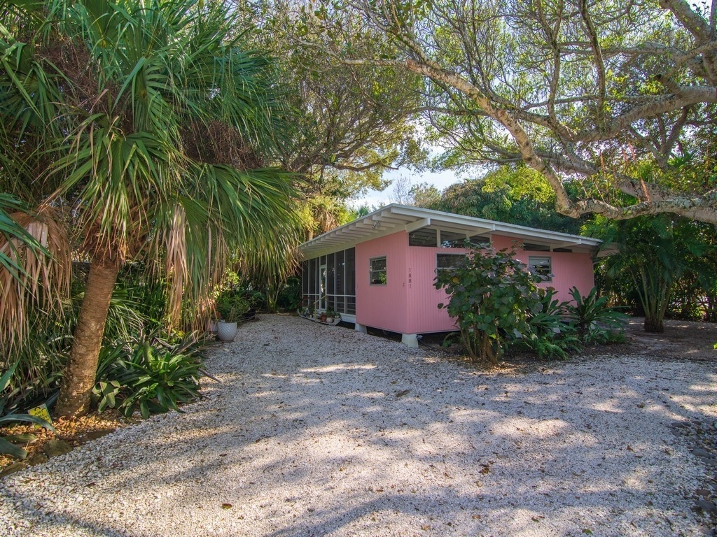 1881 E Barefoot Place - Photo 24