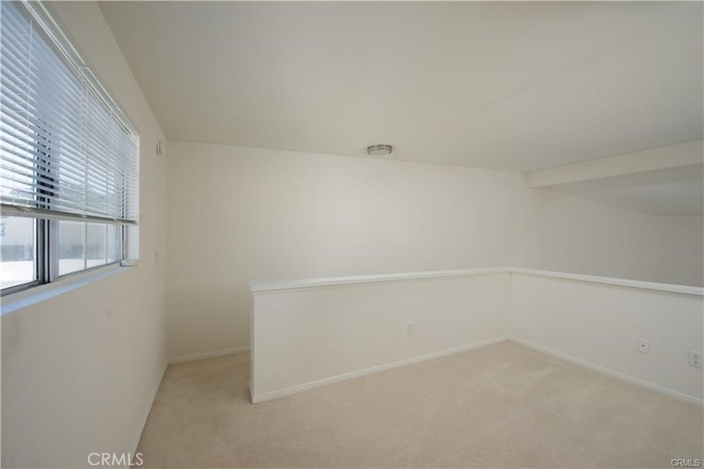 5530 Owensmouth Avenue - Photo 15