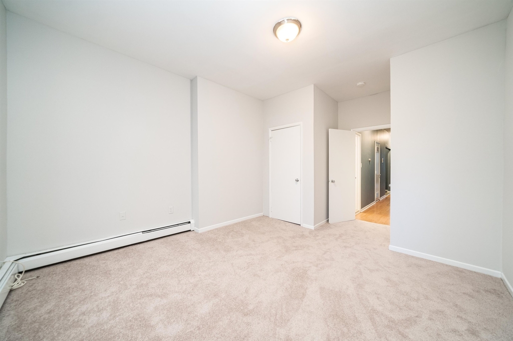 935 Park Ave - Photo 11