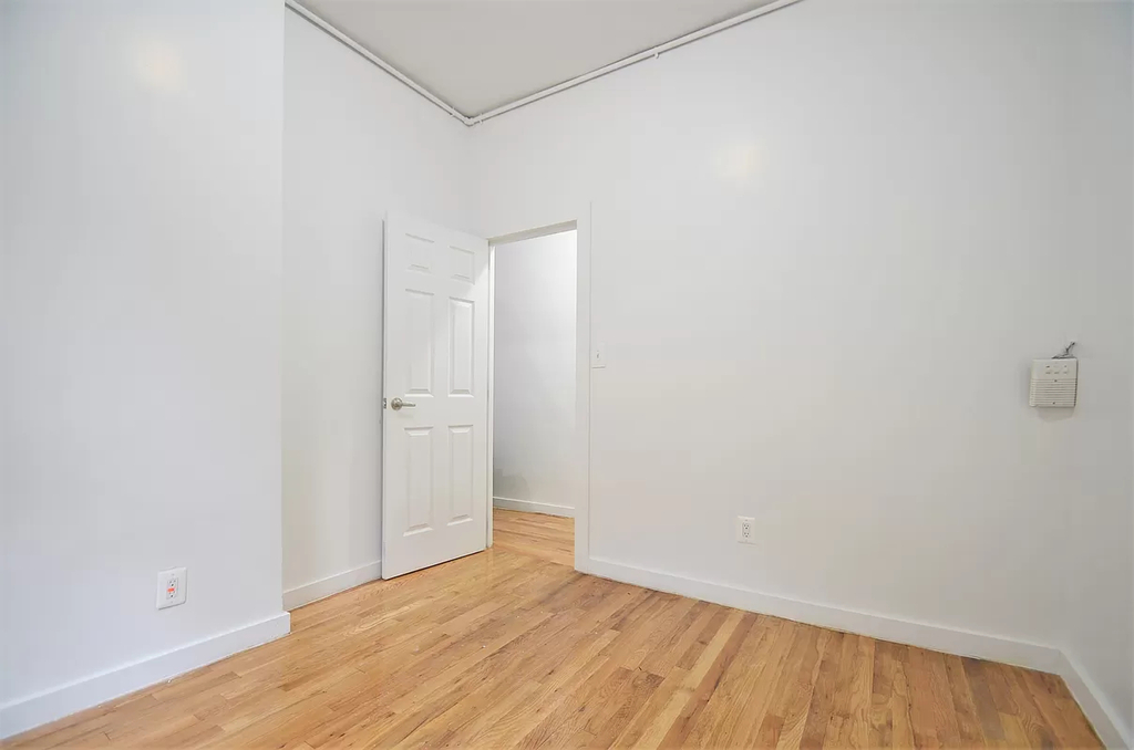 537 West 150th Street - Photo 7