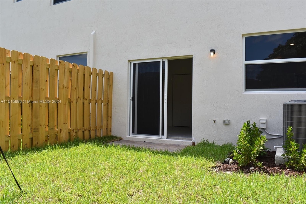 12219 Nw 23rd Ct - Photo 43