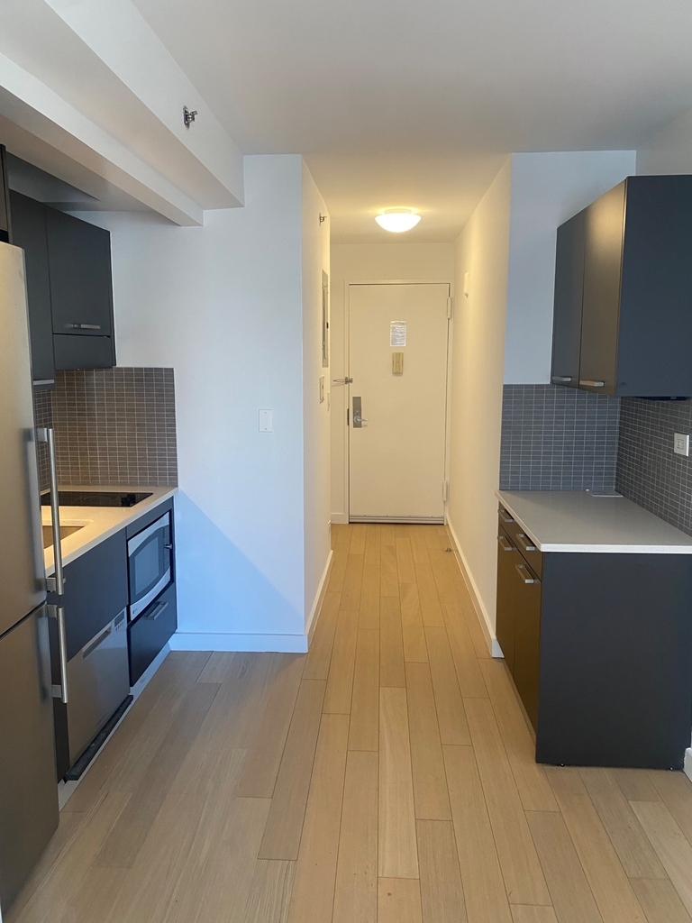 East 39th street - Photo 6