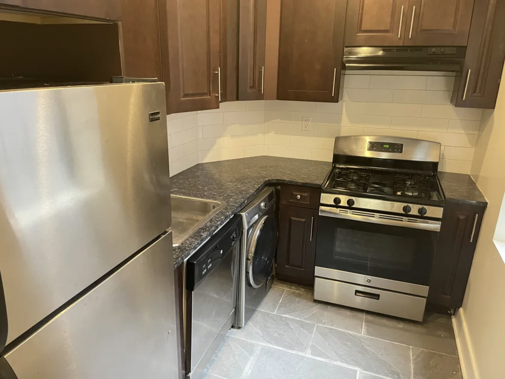 545 West 148th Street - Photo 10