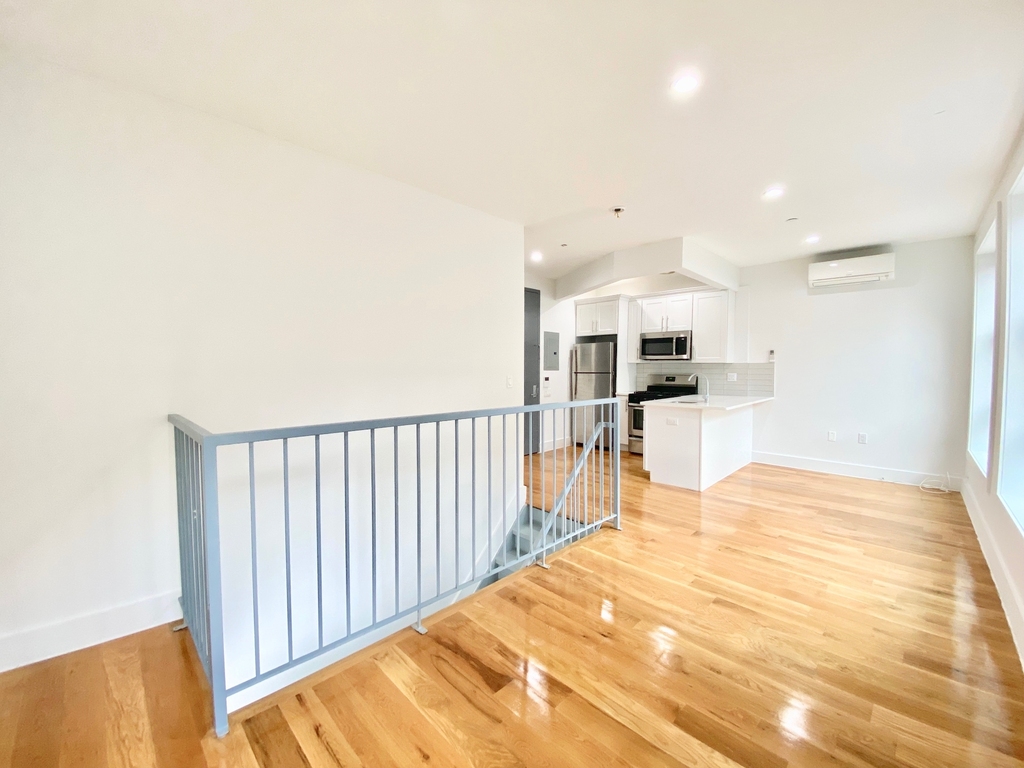 225 Howard Avenue - Photo 5