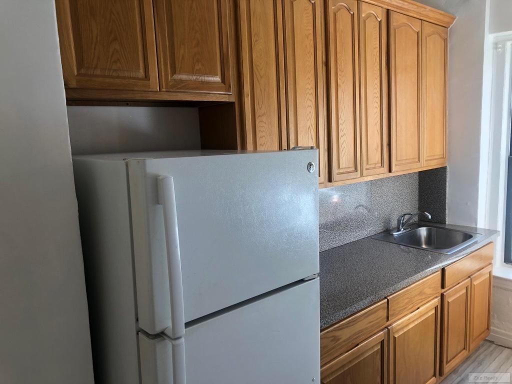 8320 Bay Parkway - Photo 4