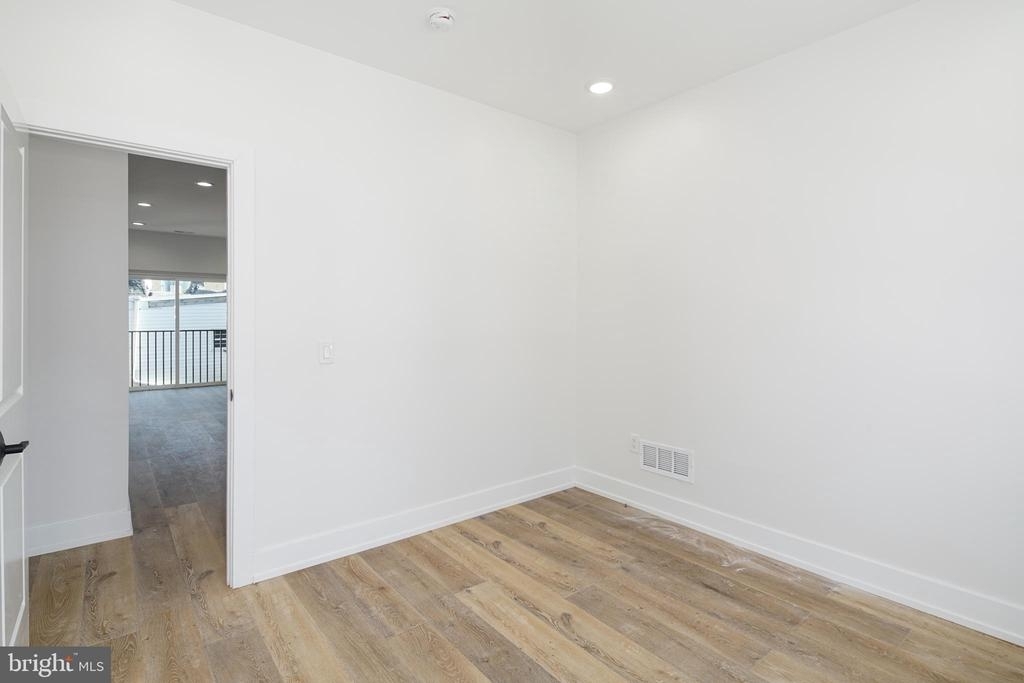 2451 N Hancock St - Photo 11