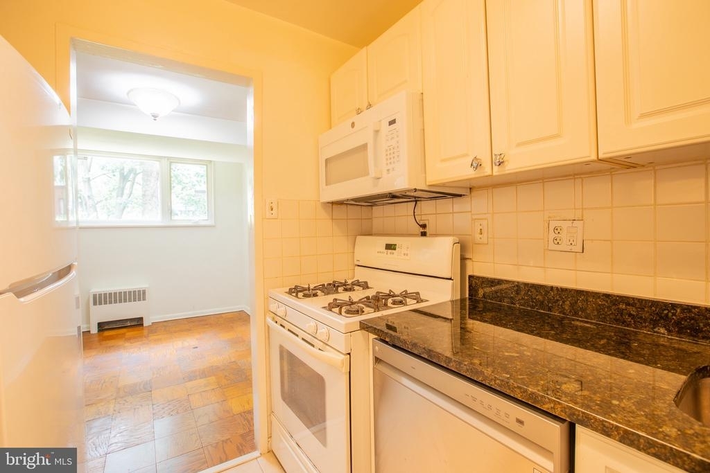 2400 41st St Nw - Photo 12