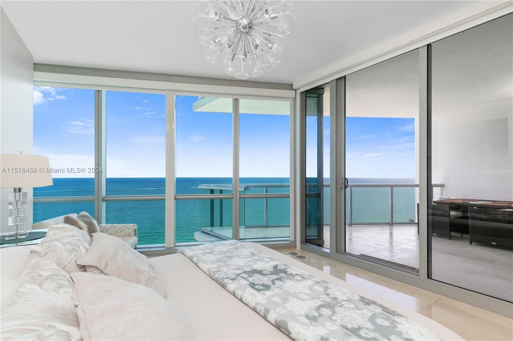 17121 Collins Ave - Photo 3