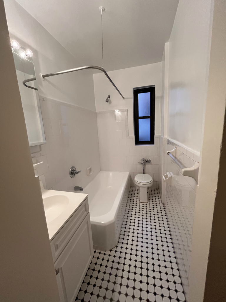 124 East 24th Street - Photo 4