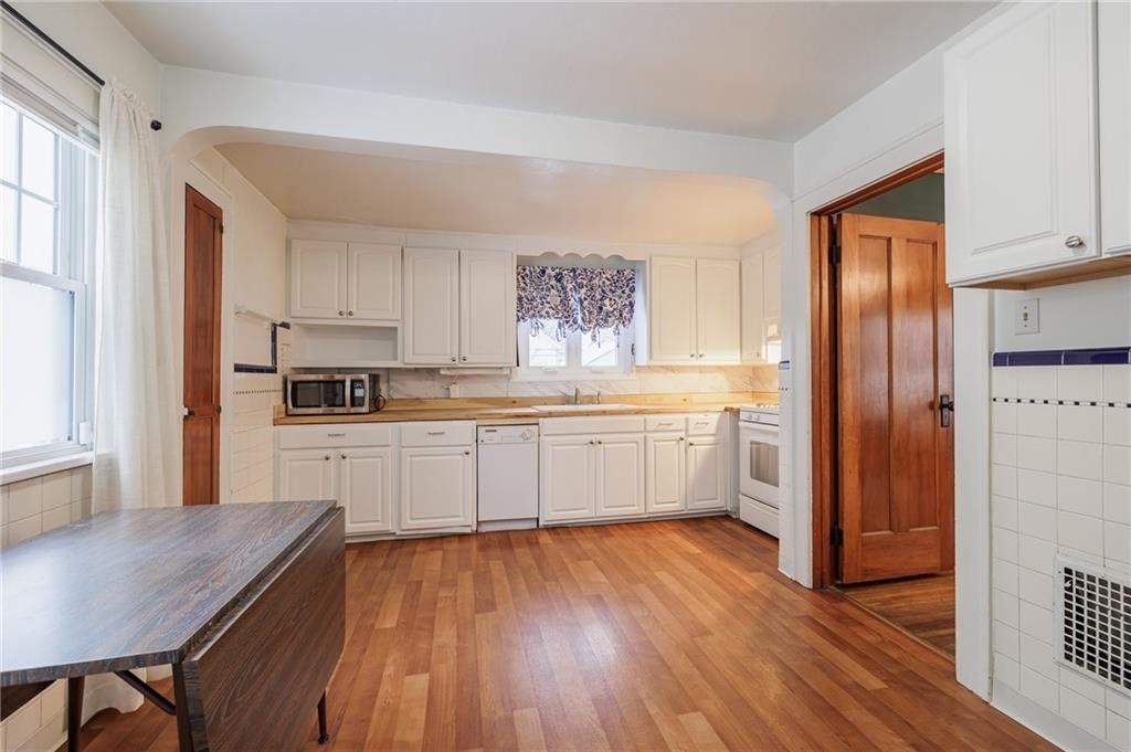 1003 Genesee Park Boulevard - Photo 10