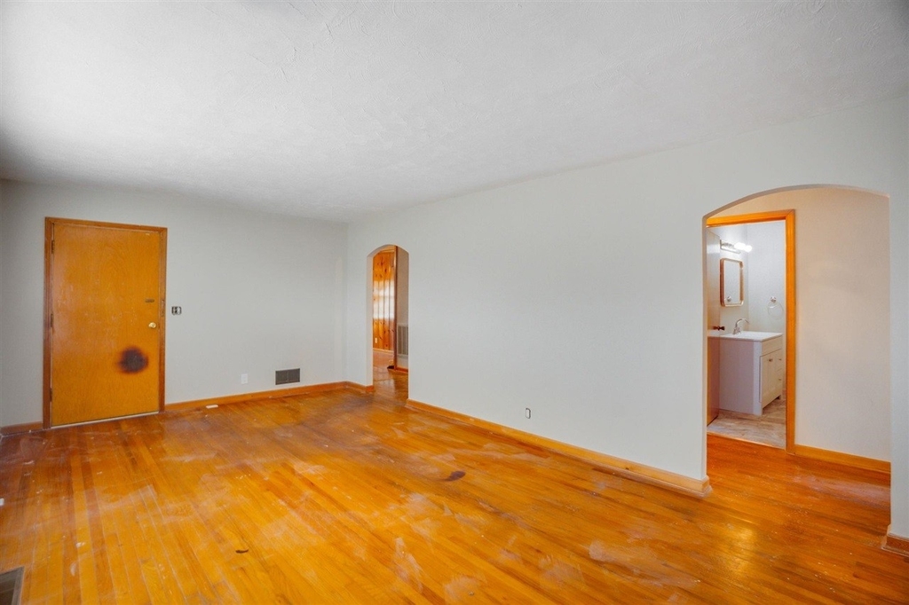 204 Rutherford Avenue - Photo 8