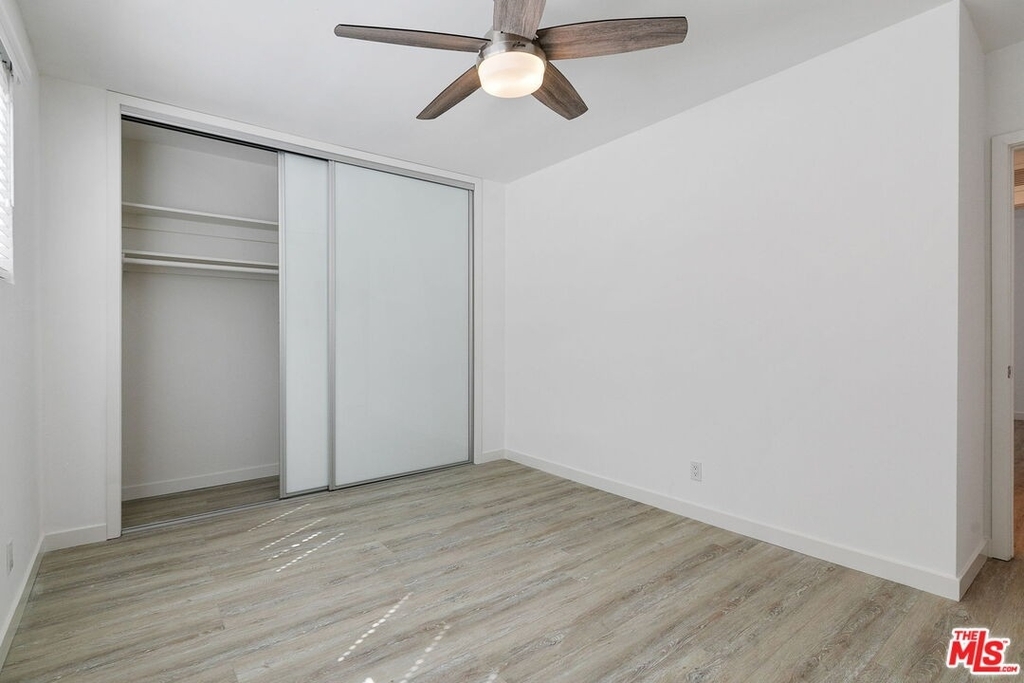 1261 N Laurel Ave - Photo 8