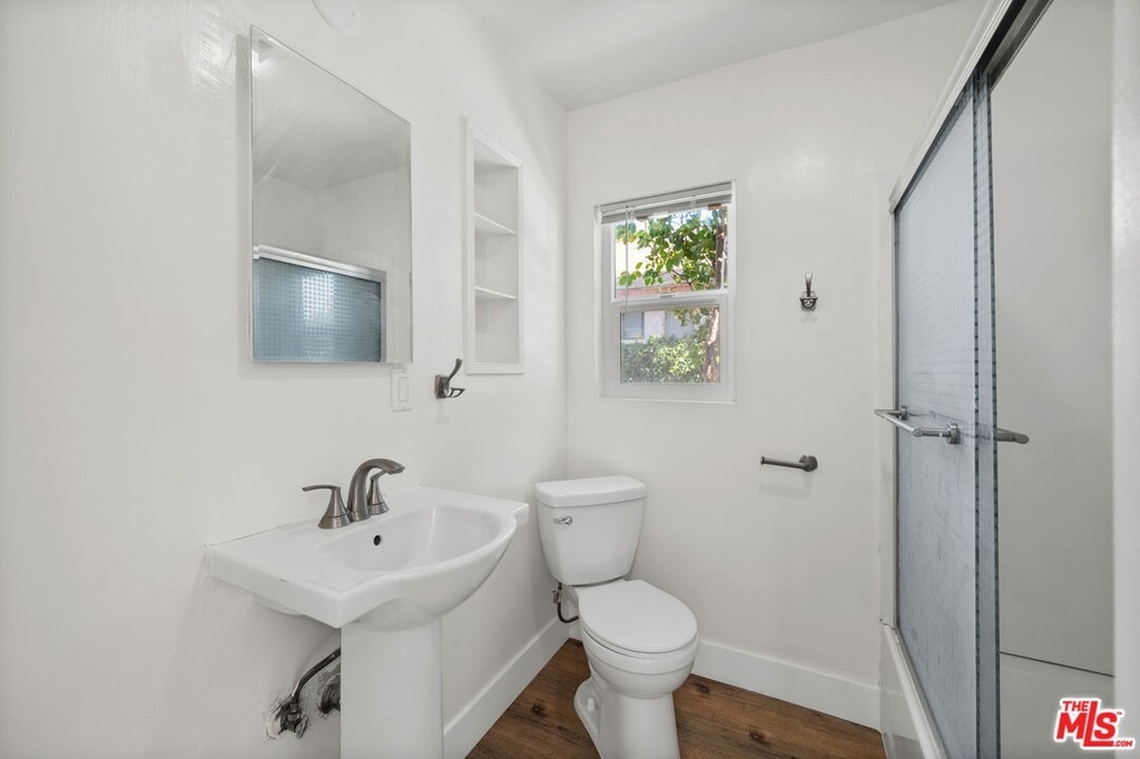 14123 Califa St - Photo 7