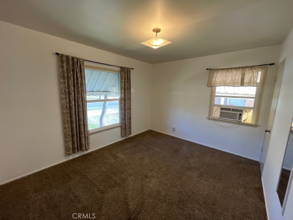 10157 Noble Avenue - Photo 10