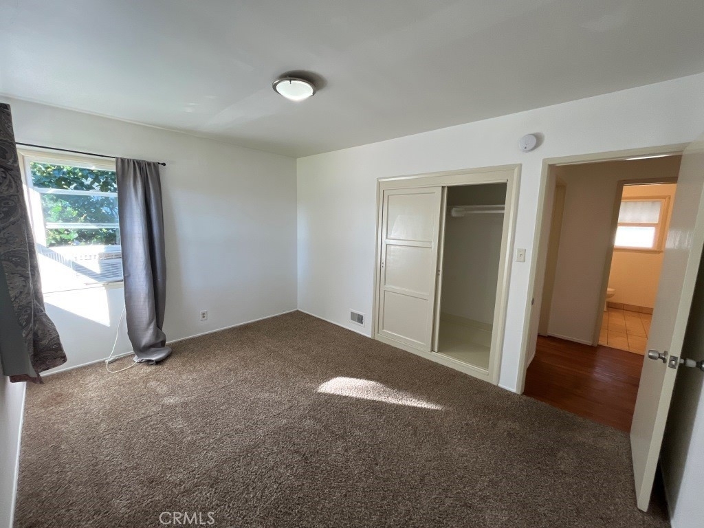 10157 Noble Avenue - Photo 13