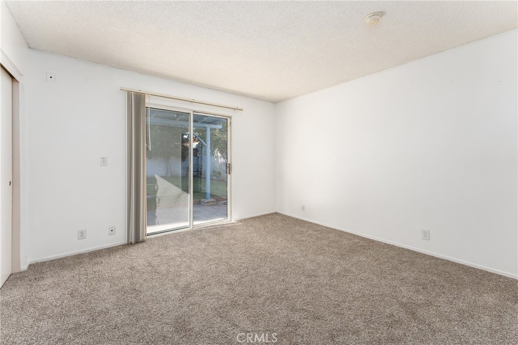 10038 Claremont Avenue - Photo 17