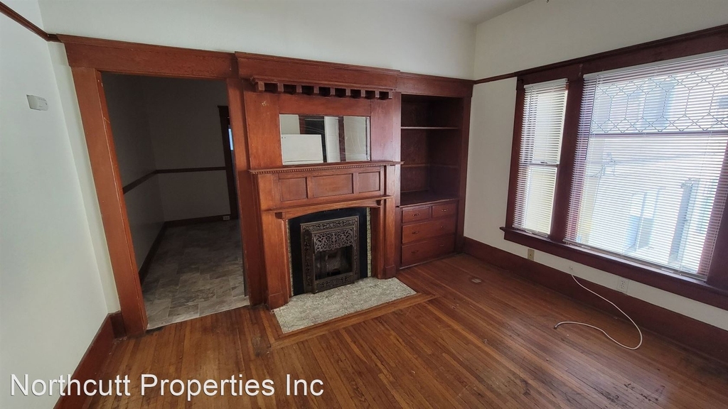 904 24th St. - Photo 2