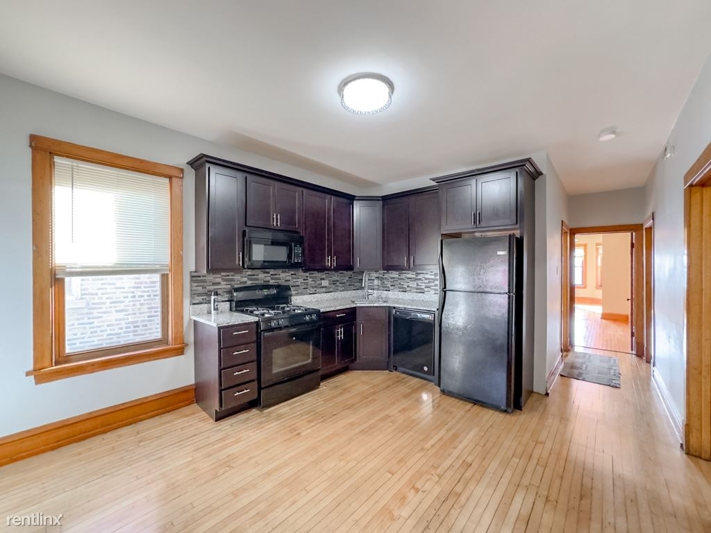 4322 W Kamerling, Unit 5 - Photo 1