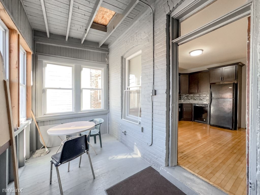 4322 W Kamerling, Unit 8 - Photo 6