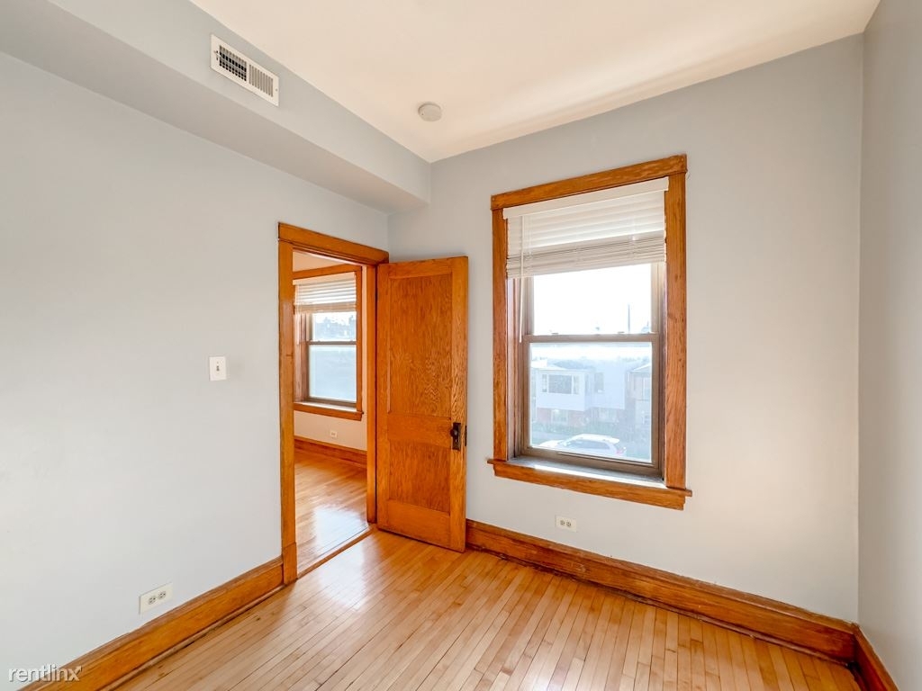 4322 W Kamerling, Unit 8 - Photo 17