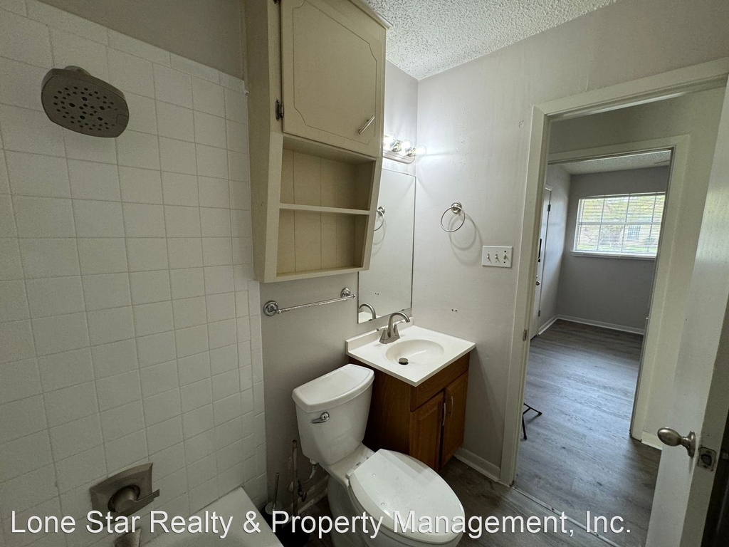 1402 Hammond Dr - Photo 23