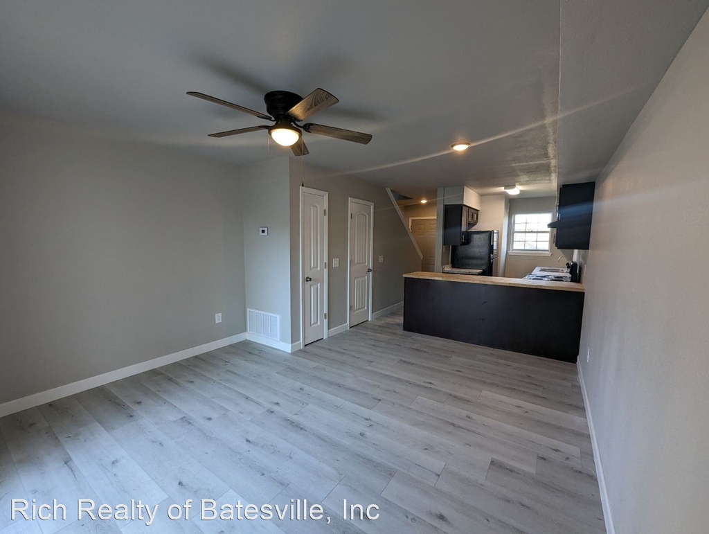 591 E. Boswell St. - Photo 1