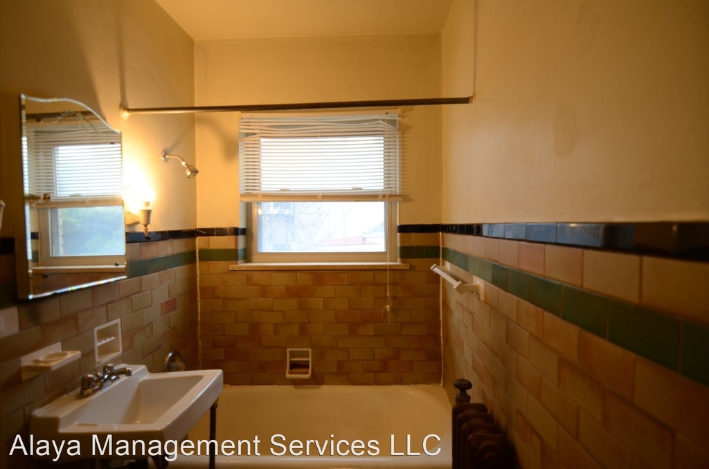 2340 Victory Parkway - Photo 7