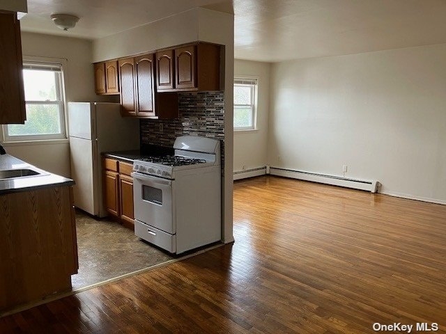 464 N Corona Avenue - Photo 2