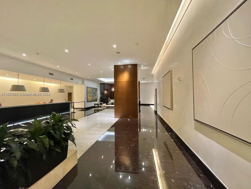 200 Biscayne Boulevard Way - Photo 1