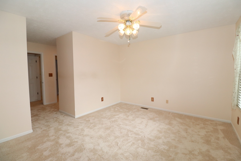 9523 Maple Way - Photo 15