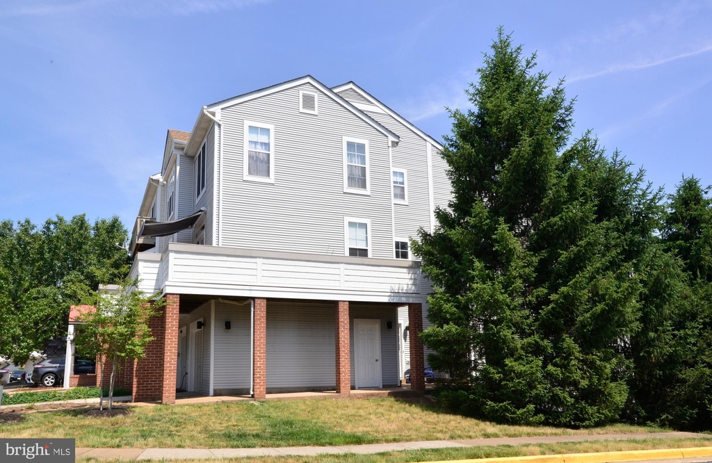 20456 Cool Fern Square - Photo 1