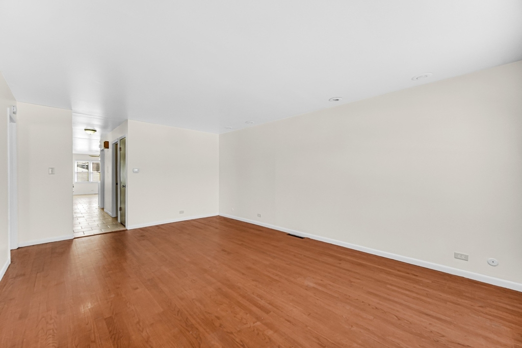 403 Prairie Avenue - Photo 3