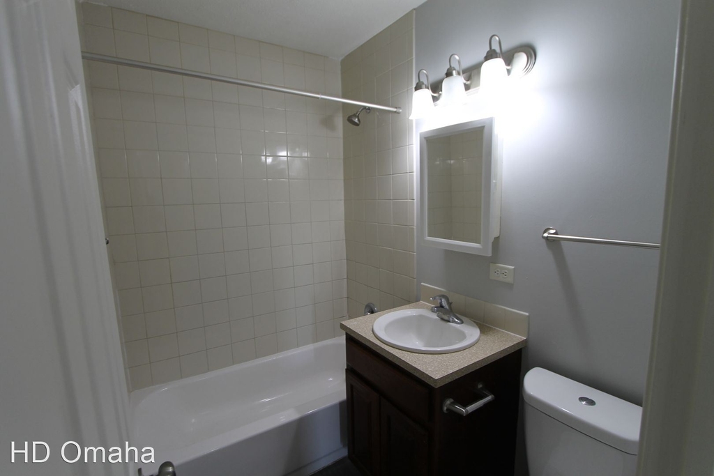 802-808 W 23rd Ave. - Photo 2