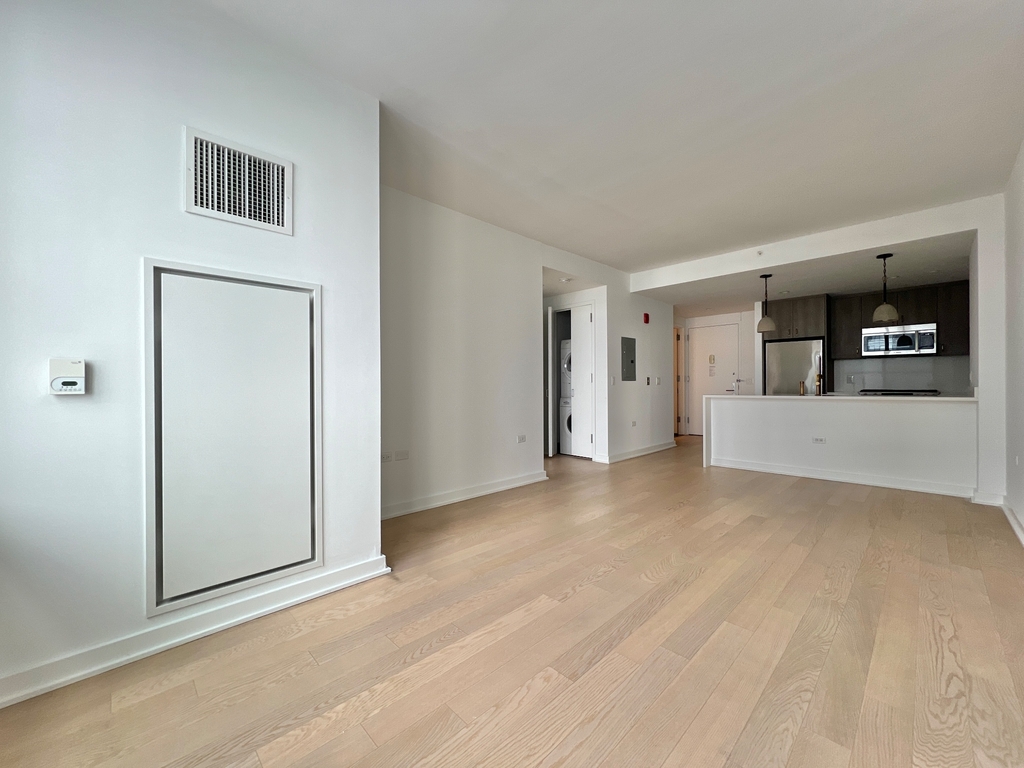 517 West 38th Street - Photo 5