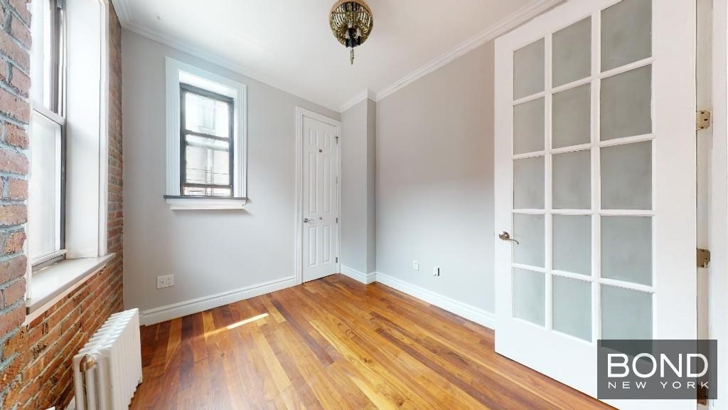 214 East 25th Street - Photo 4