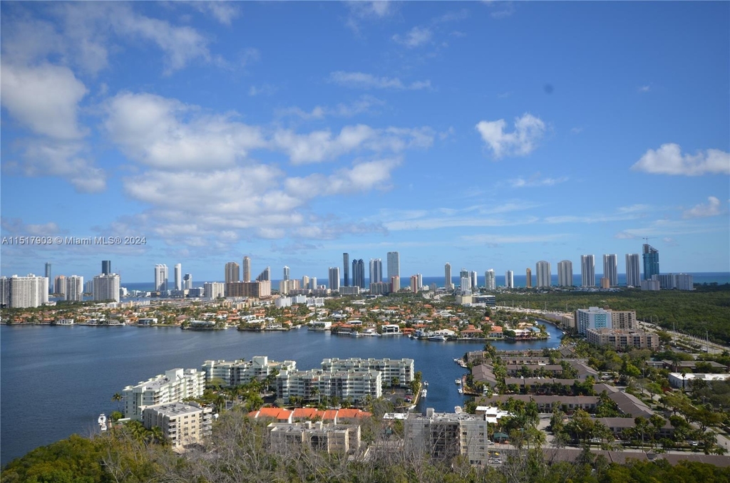 16385 Biscayne Blvd - Photo 25