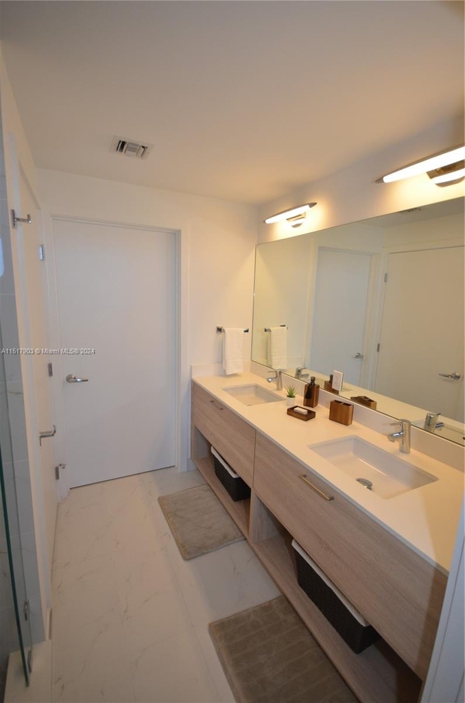 16385 Biscayne Blvd - Photo 36