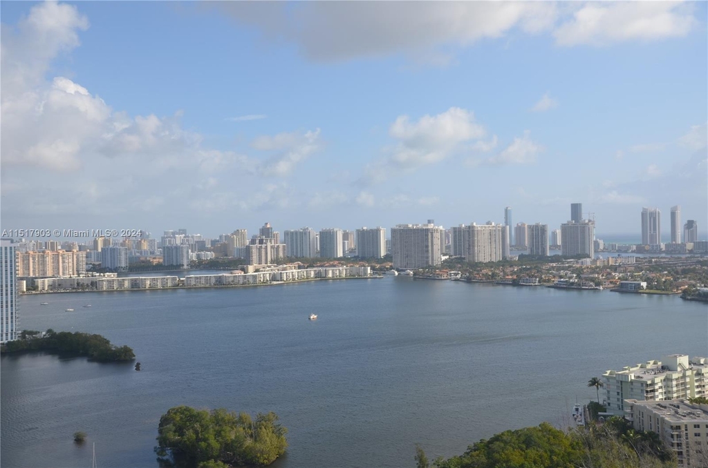 16385 Biscayne Blvd - Photo 42