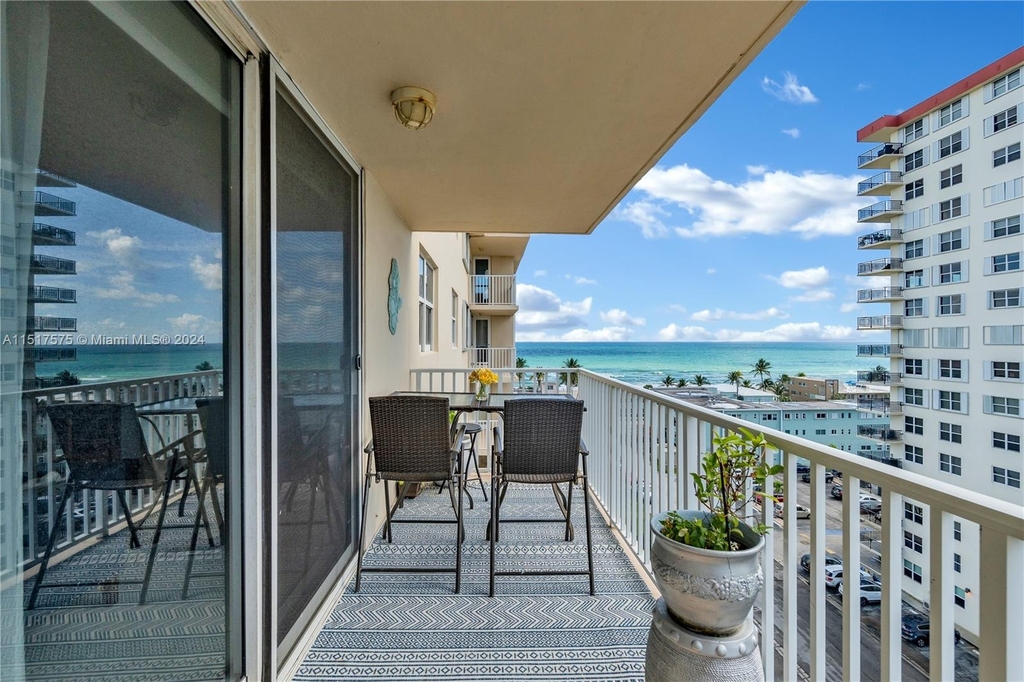 1401 S Ocean Dr - Photo 2