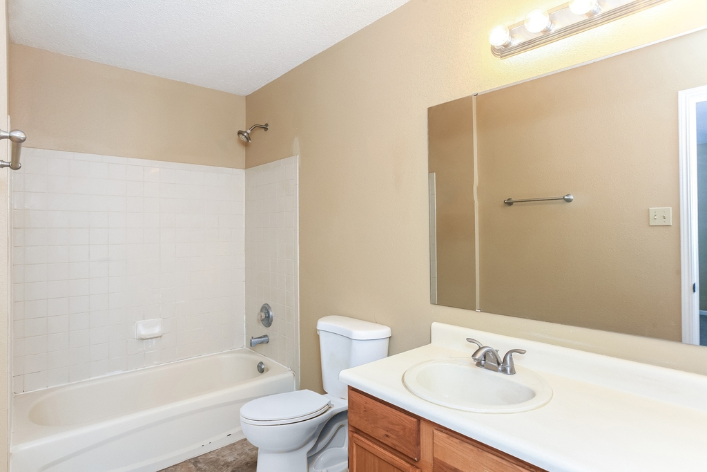 6693 W Philadelphia Drive - Photo 9