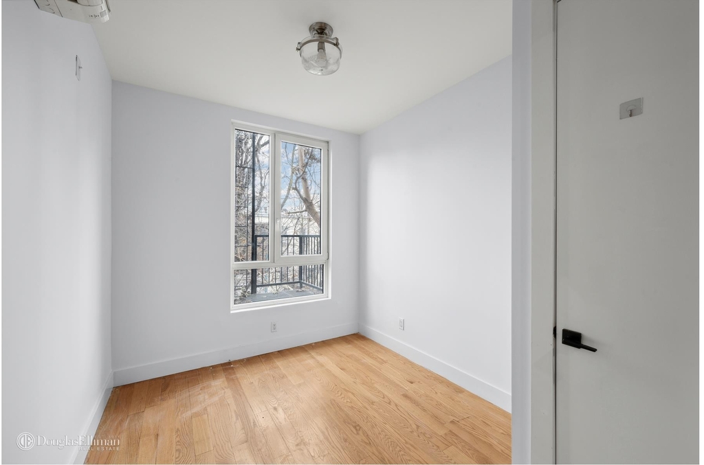 26 Ditmars St - Photo 9