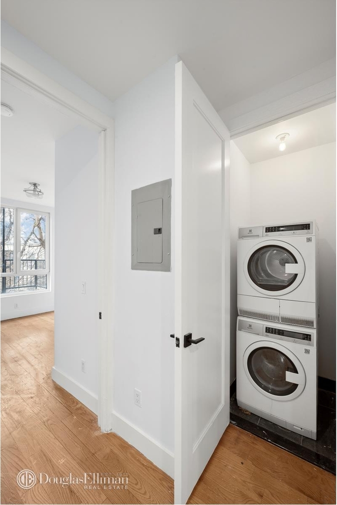 26 Ditmars St - Photo 8