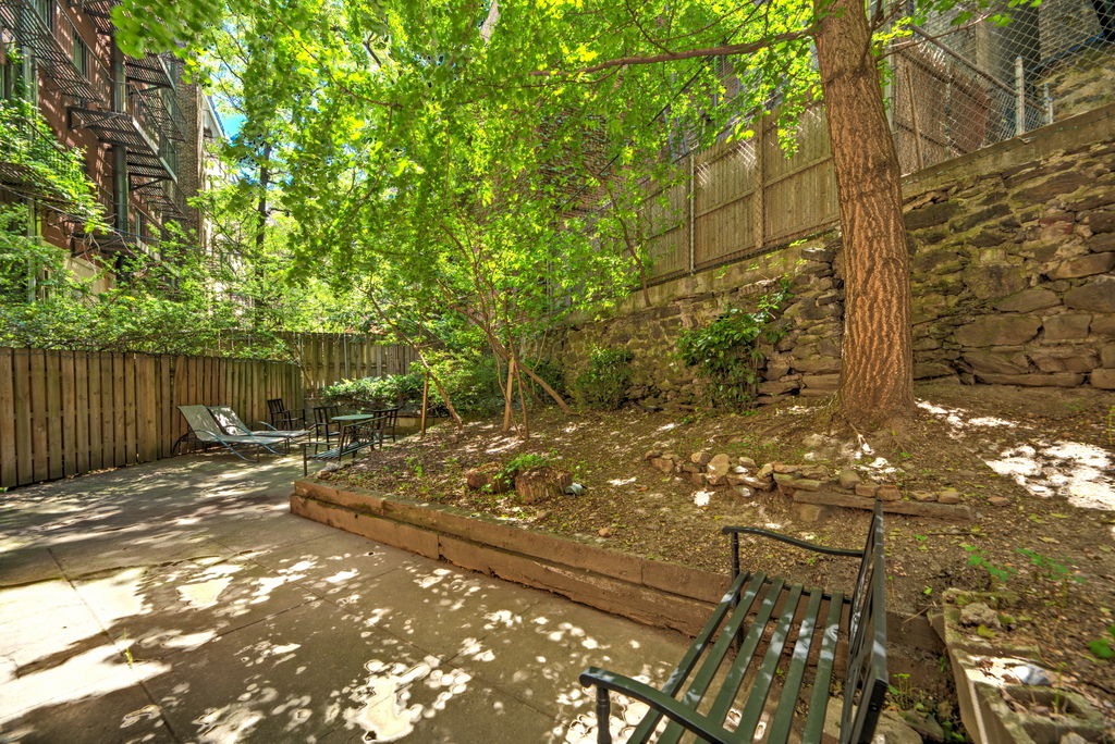 East 95th Street - Photo 2