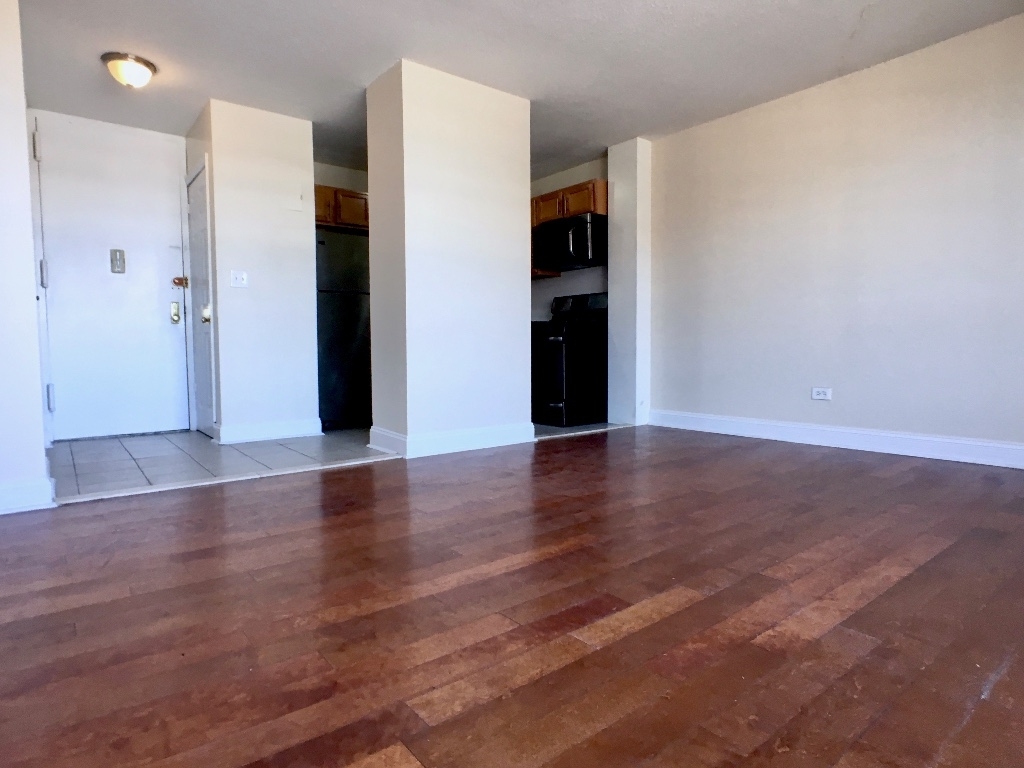 3333 Broadway - Photo 2