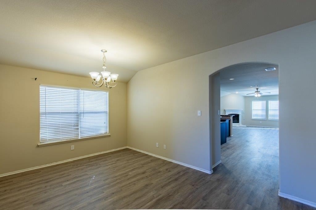 1105 Bexar Avenue - Photo 2